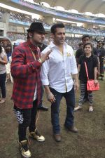 Salman Khan, Honey Singh  at CCL match in D Y Patil, Mumbai on 25th Jan 2014